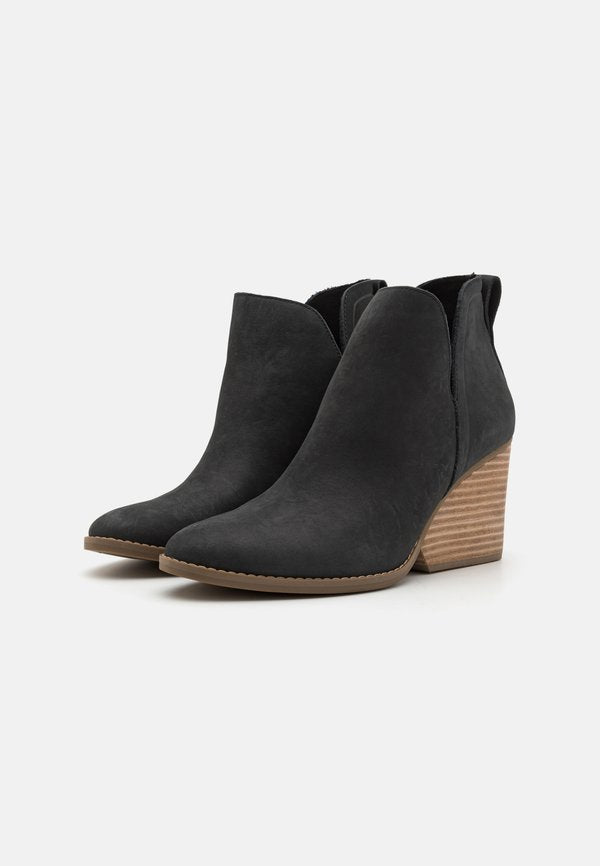TOMS ELIZA