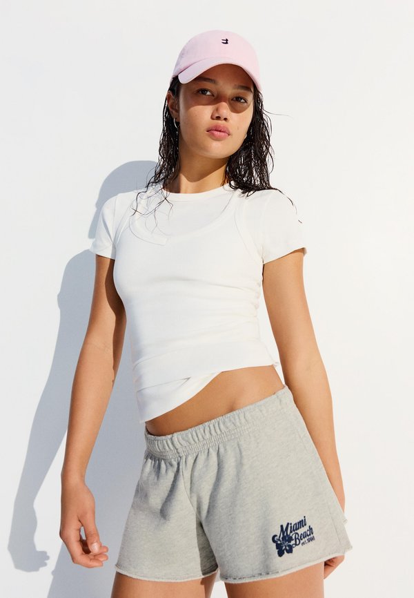 Bershka PLUSH EMBROIDERED - SHORTS - Tracksuit bottoms - dark grey