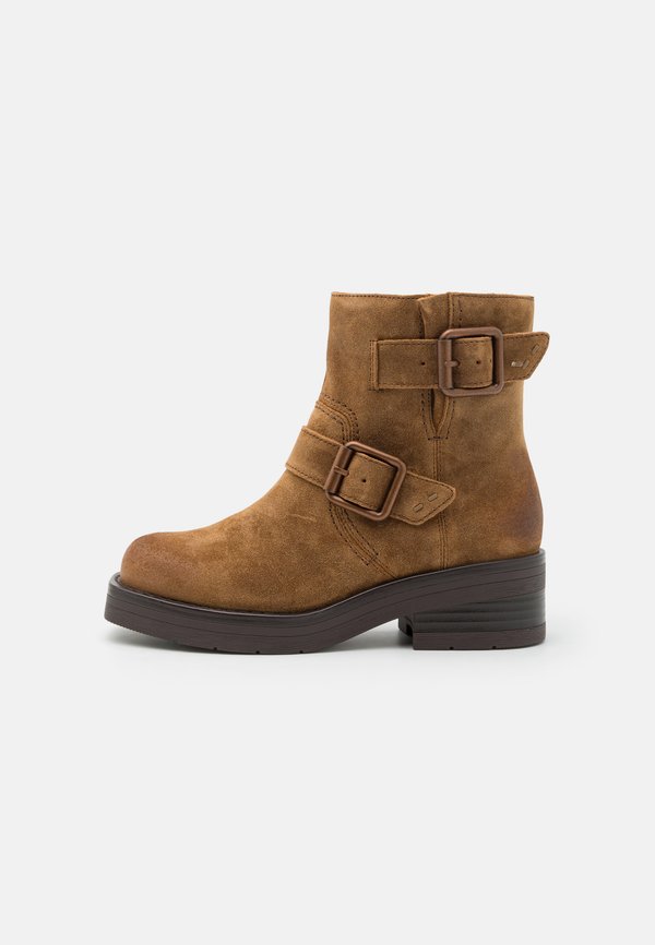 Clarks REBELLE BUCKLE