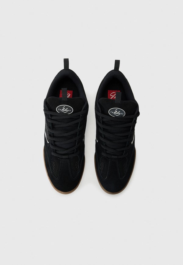 és QUATTRO UNISEX