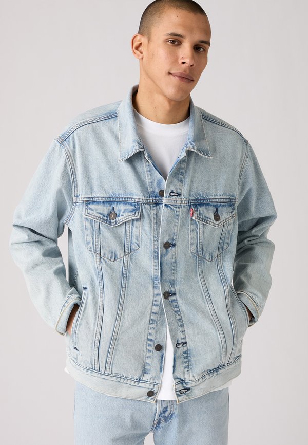 Levi's® RELAXED FIT TRUCKER