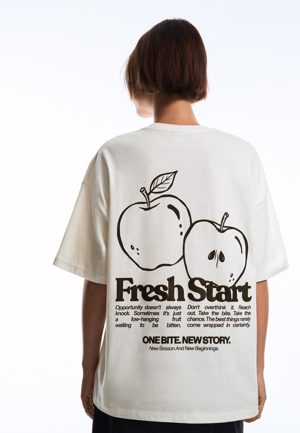 Bershka SHORT SLEEVE - Print T-shirt - white