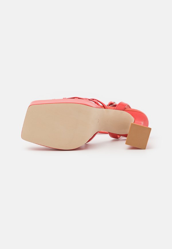 Jeffrey Campbell MODEST