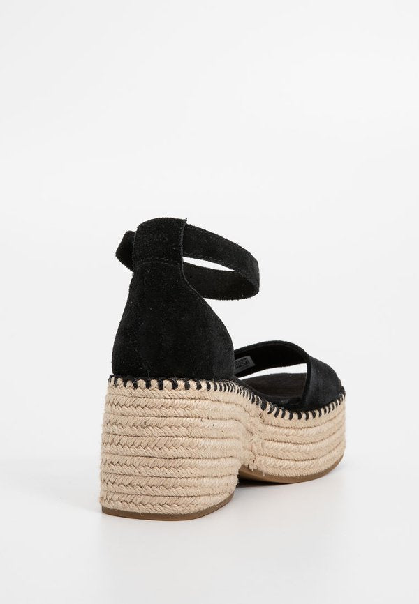 TOMS LAILA