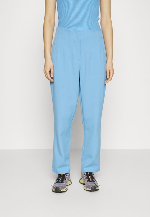 Vero Moda Petite VMKIRALOA TAPERED SOLID PANT