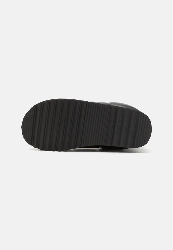 STAND STUDIO DARBY BOOT