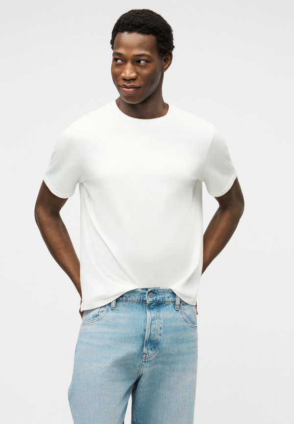 Tommy Jeans WHISKERED RELAXED STRAIGHT LEG JEANS