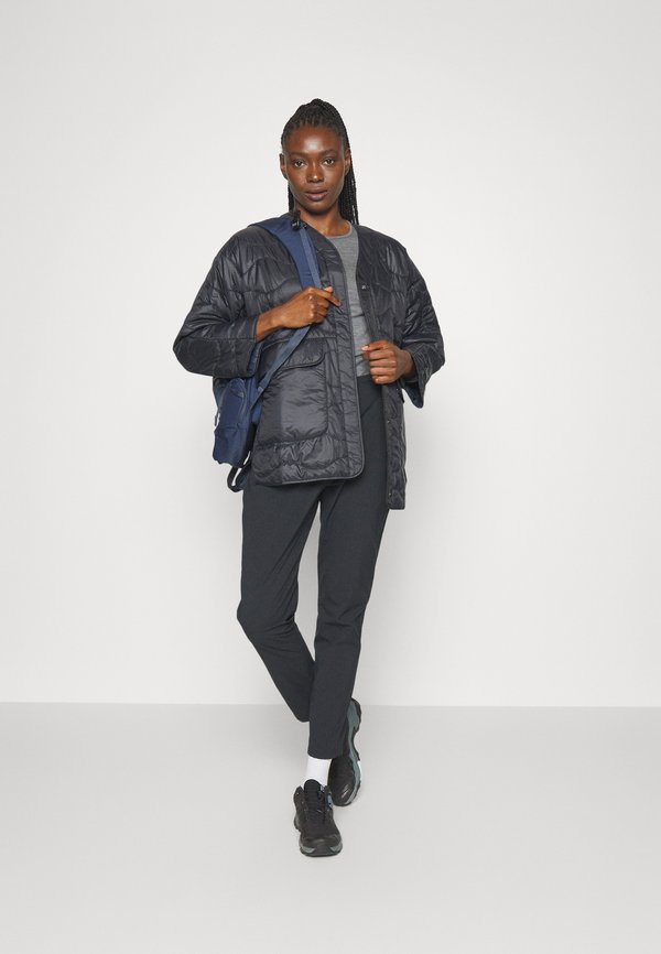 Peak Performance QUILTED OVERSIZED LINER