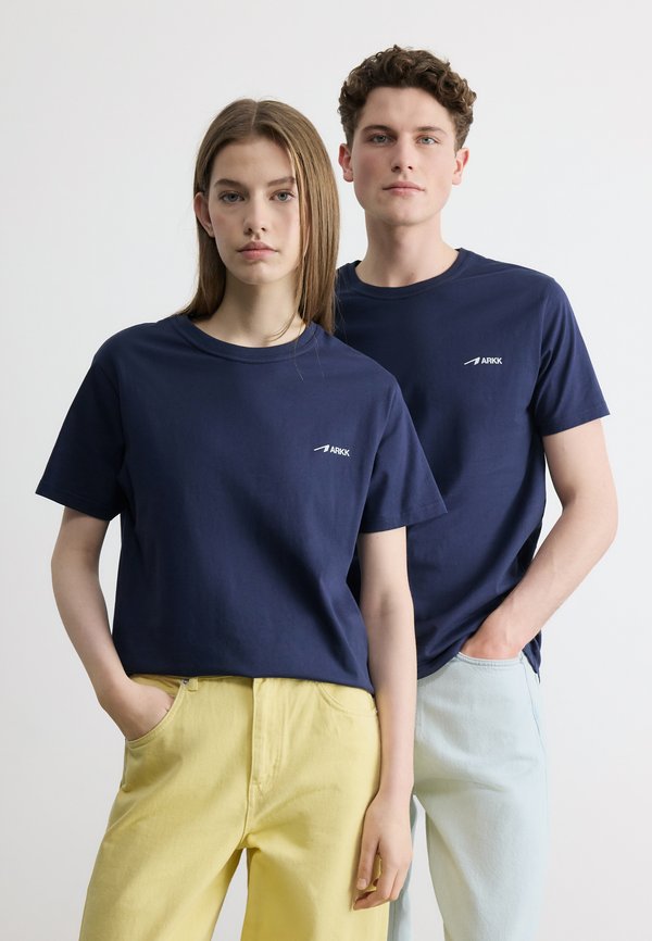 ARKK Copenhagen MINIMAL TEE UNISEX