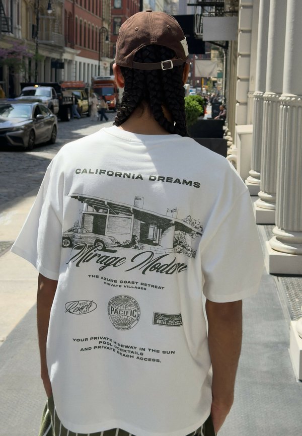 Bershka CALIFORNIAN DREAMS - TSHIRT - Print T-shirt - white