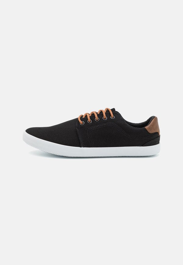 Pier One by Zalando