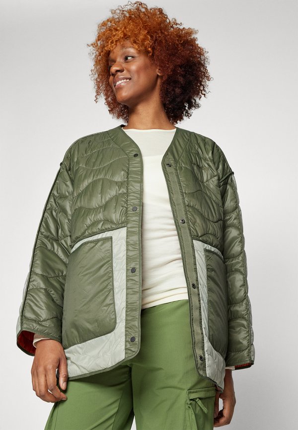 Peak Performance QUILTED OVERSIZED LINER