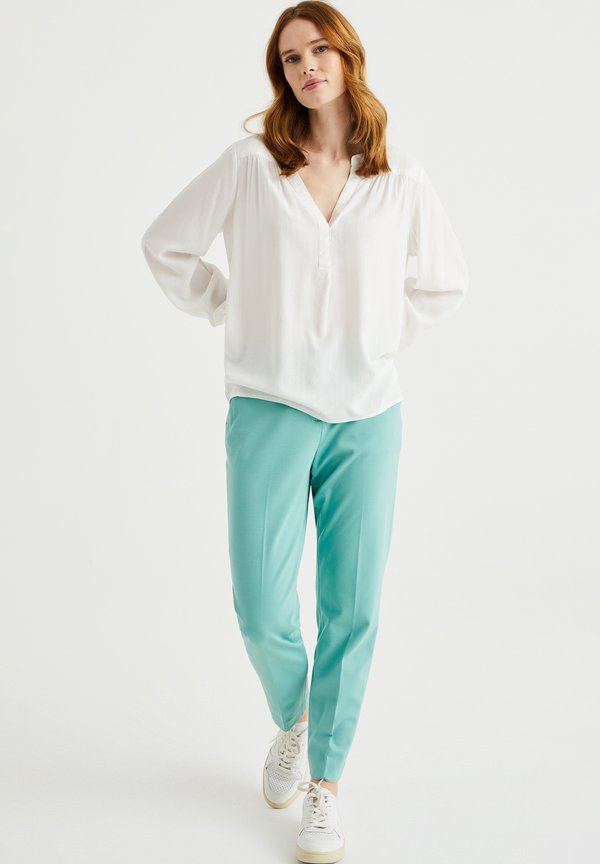 WE Fashion DAMES SLIM FIT PANTALON MET STRETCH