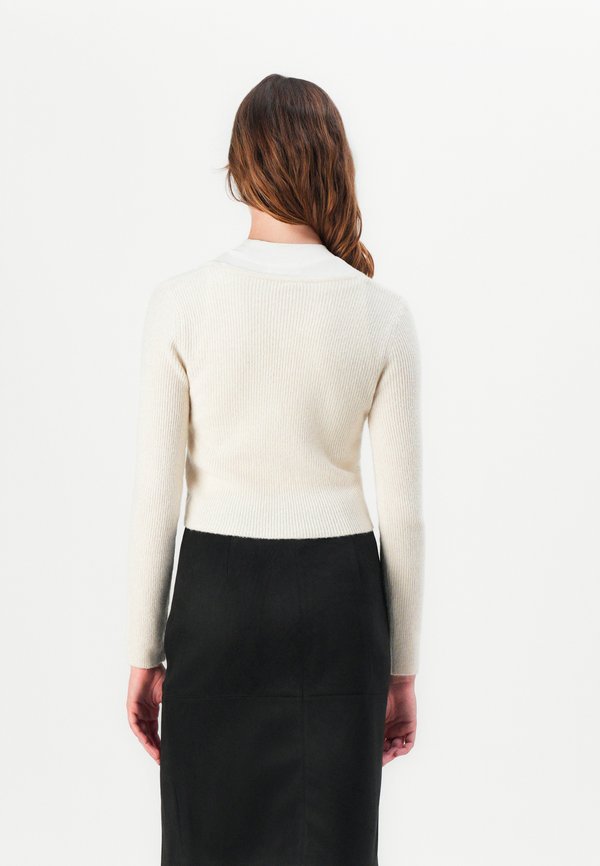 ONLY ONLRICA LIFE V NECK PEARLCARD