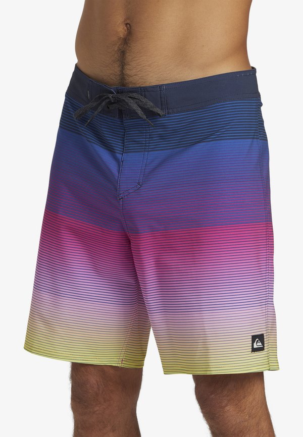 Quiksilver  MASSIVE
