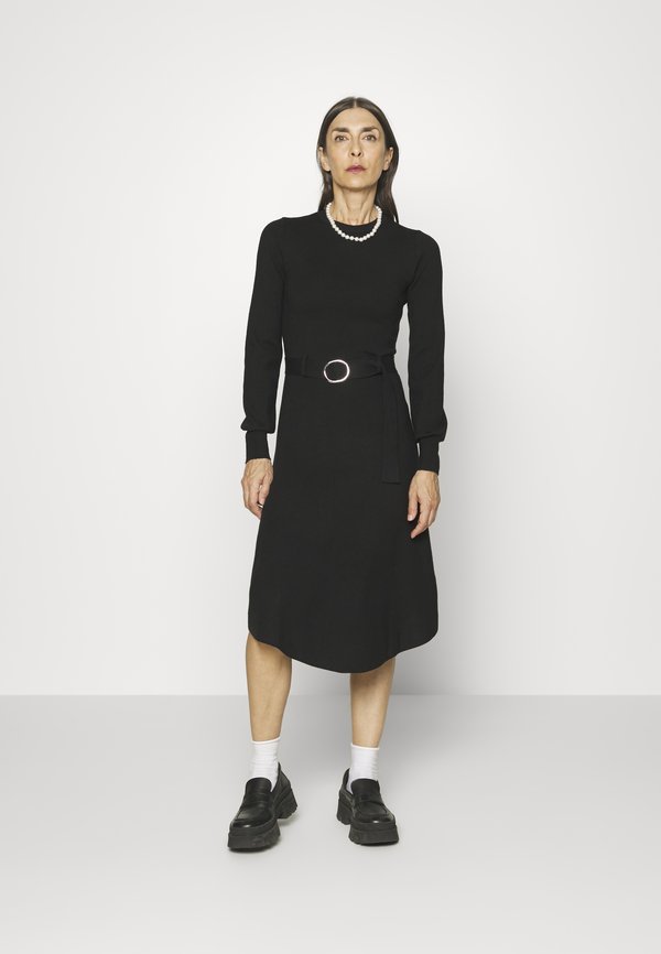 Anna Field by Zalando CREW AUSSCHNITT MIDI STRICKKLEID MIT GÜRTEL