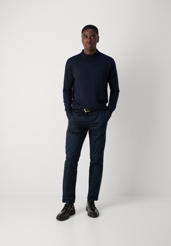 Scotch & Soda CORE DROPPED SHOULDER MOCK NECK