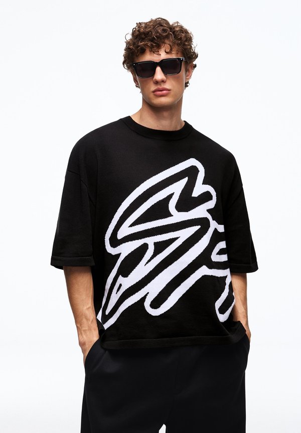 Bershka SHORT SLEEVE  - Print T-shirt - black