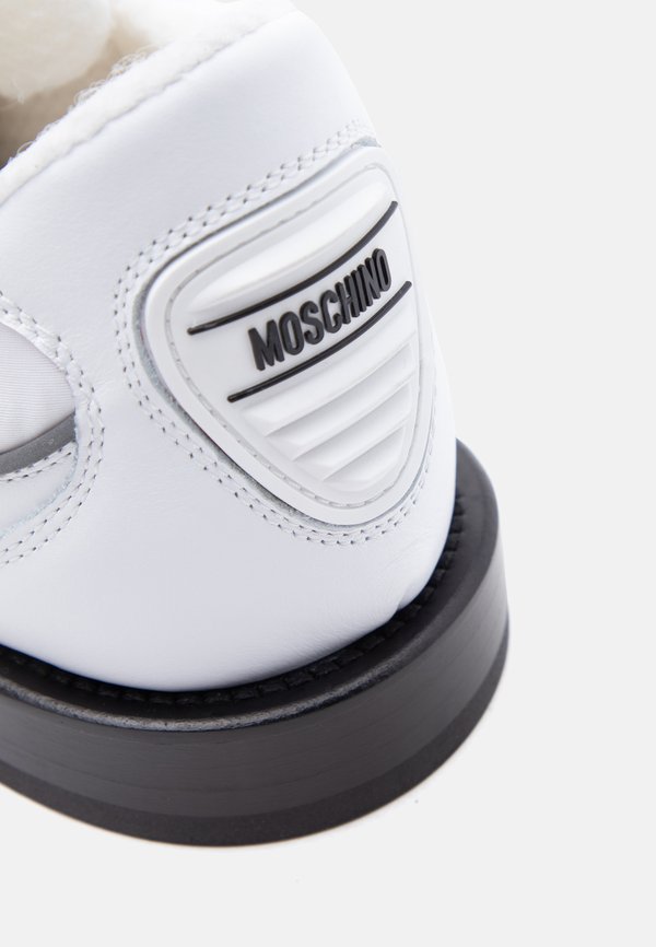 MOSCHINO RACING CAMDEN