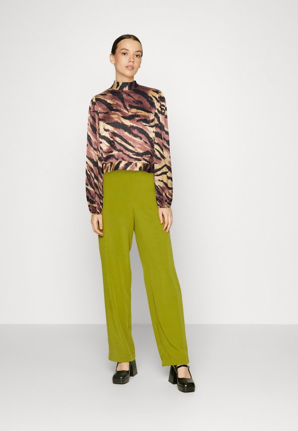 Pieces MONALISE LS OPEN BACK TOP