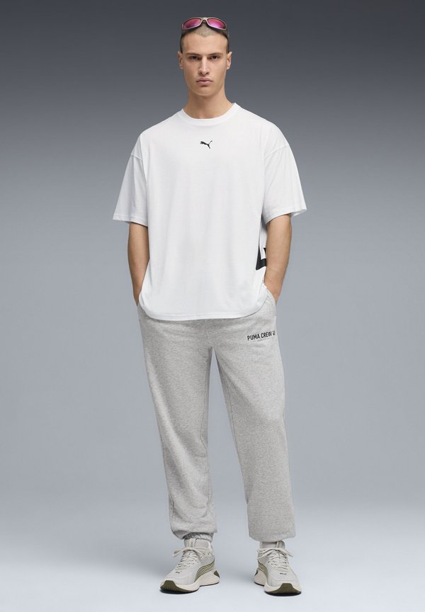 Puma GRAPHICS TRAINING - Print T-shirt - white