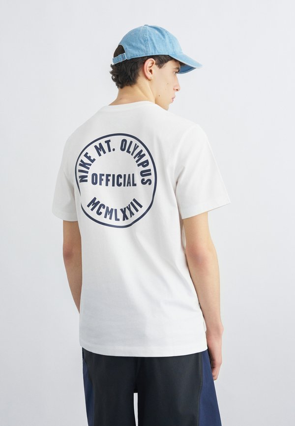 Nike Sportswear TEE CELEBRATE - Print T-shirt - white