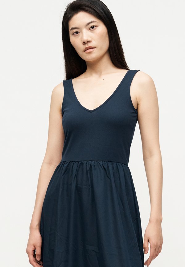 Vero Moda Tall VMVALLY LONG DRESS