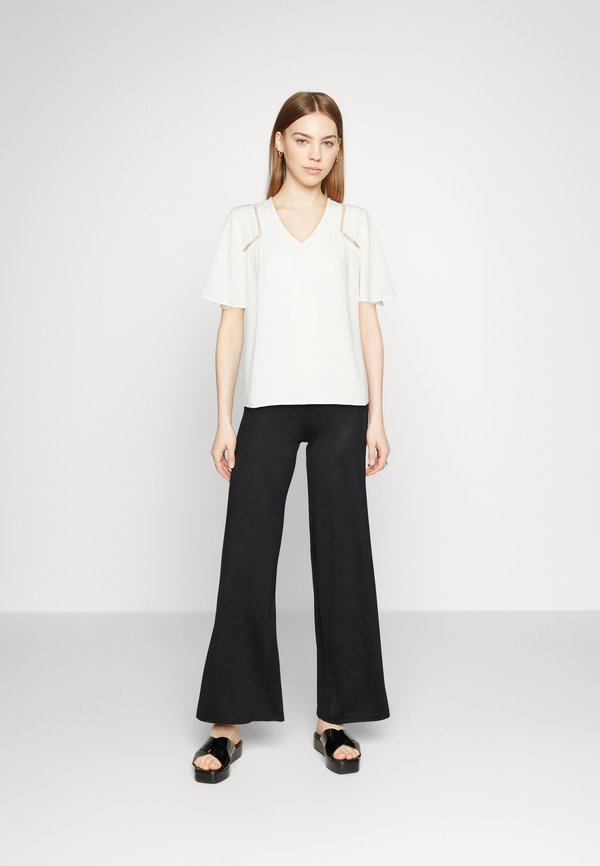JDY JDYEMILIE V NECK TOP