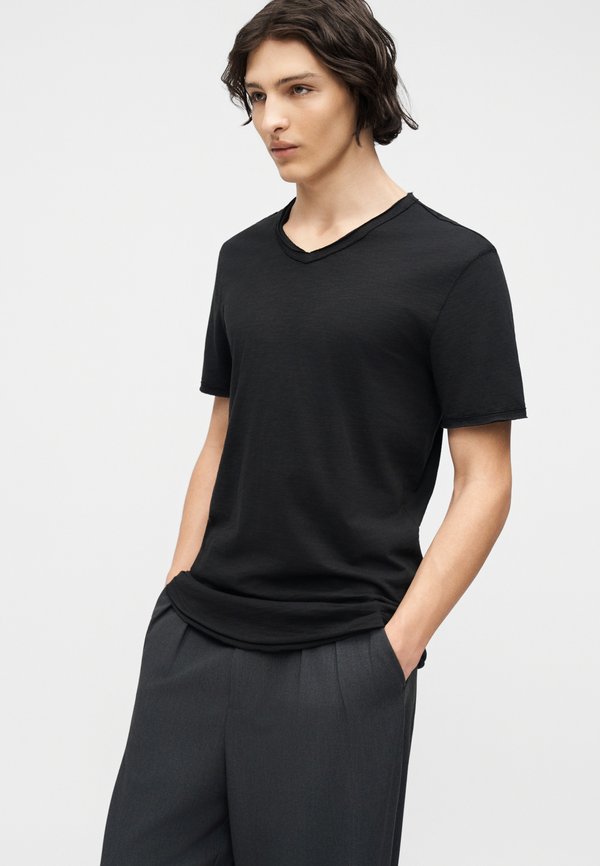Only & Sons ONSBENNE LONGY V NECK TEE