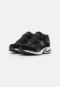 New Balance M2002 UNISEX - Trainers - black