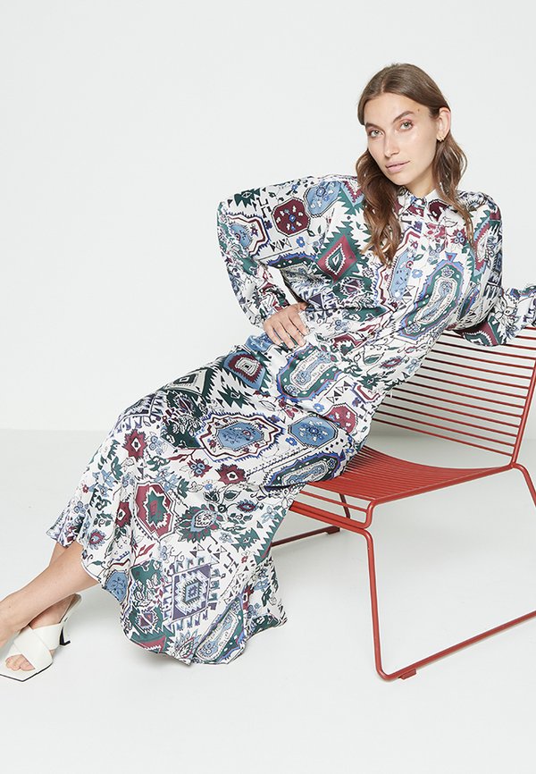 Claudie Pierlot SAPINOBIS