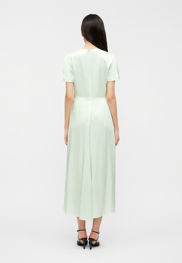 Victoria Beckham GATHERED DETAIL DRESS