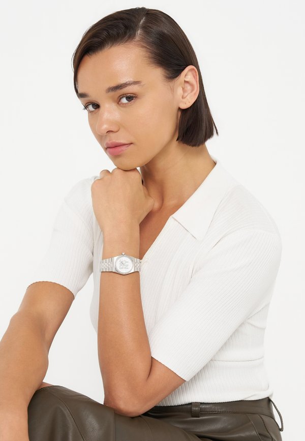 DKNY