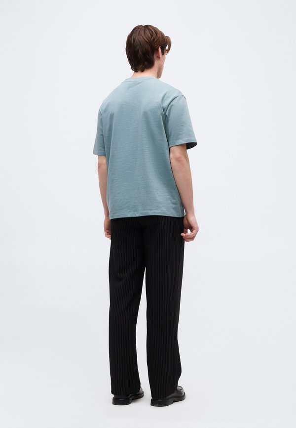 Lindbergh O-NECK TEE OVERSIZE S/S