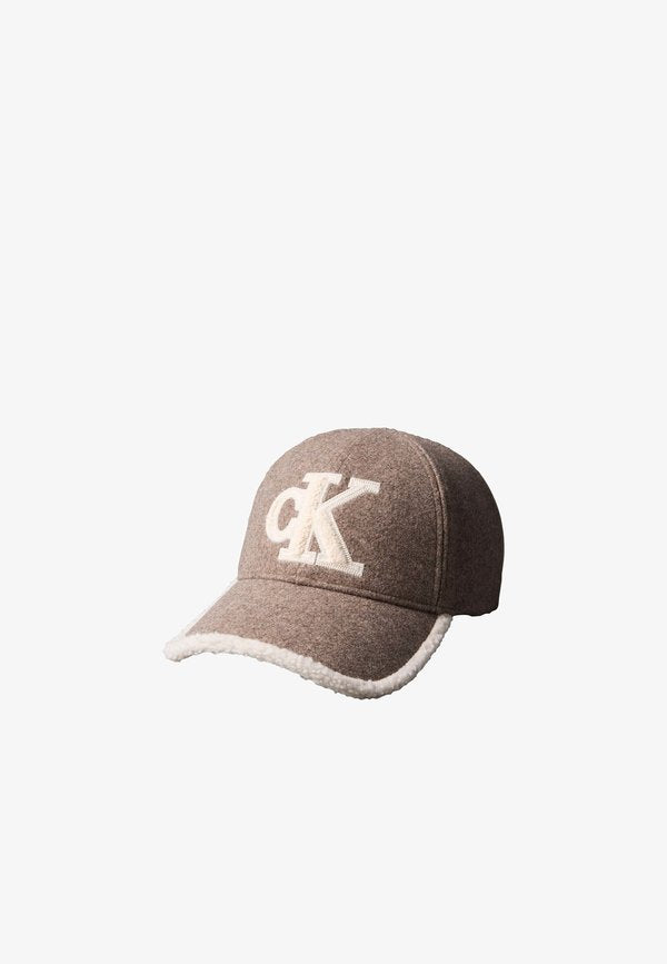 Calvin Klein CHENILLE LOG - Cap - brown