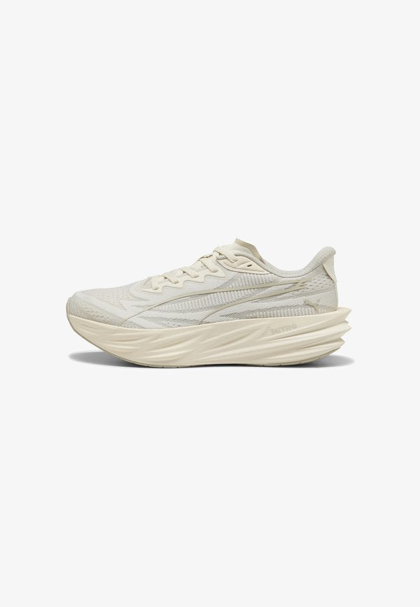 Puma DEVIATE PURE NITRO WNS - Road running shoes - alpine snow-warm white