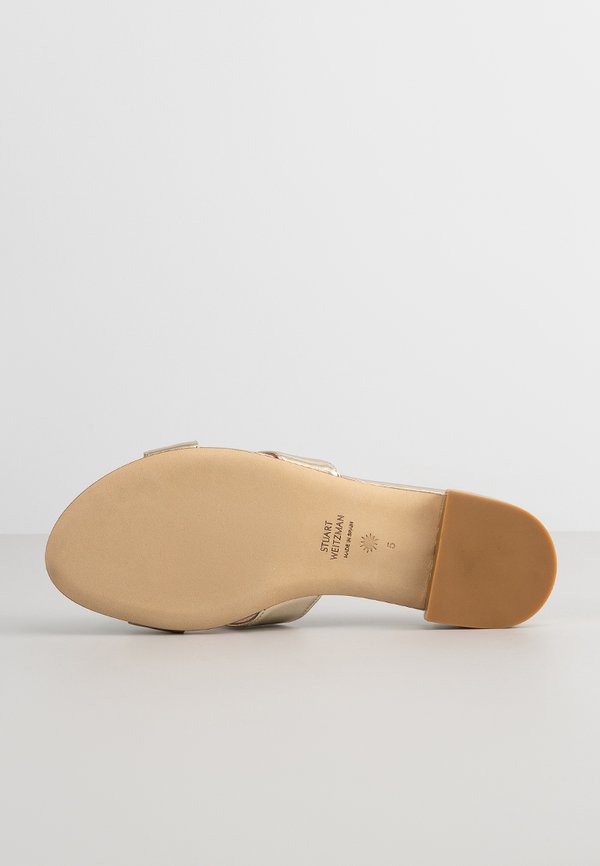 Stuart Weitzman LUNARIA