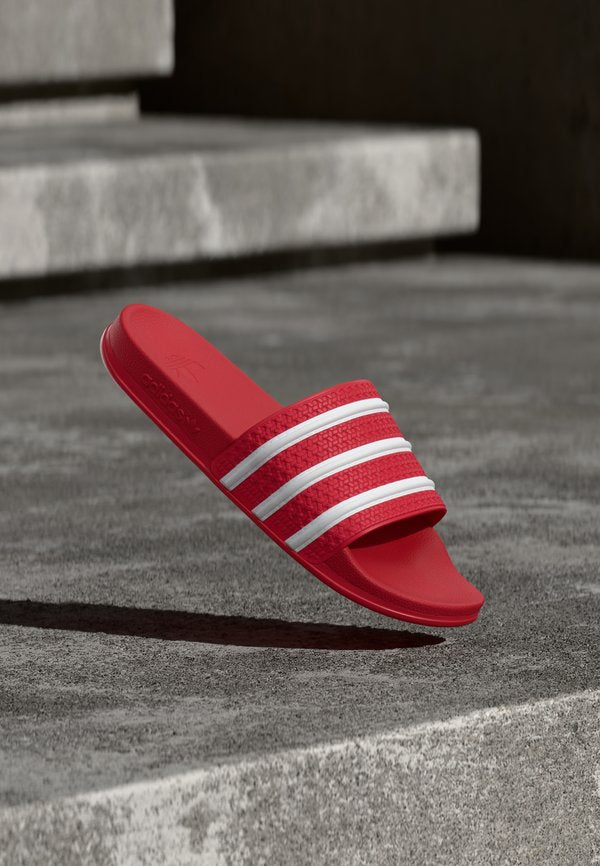 adidas Originals ADILETTE OG UNISEX - Mules - better scarlet/footwear white
