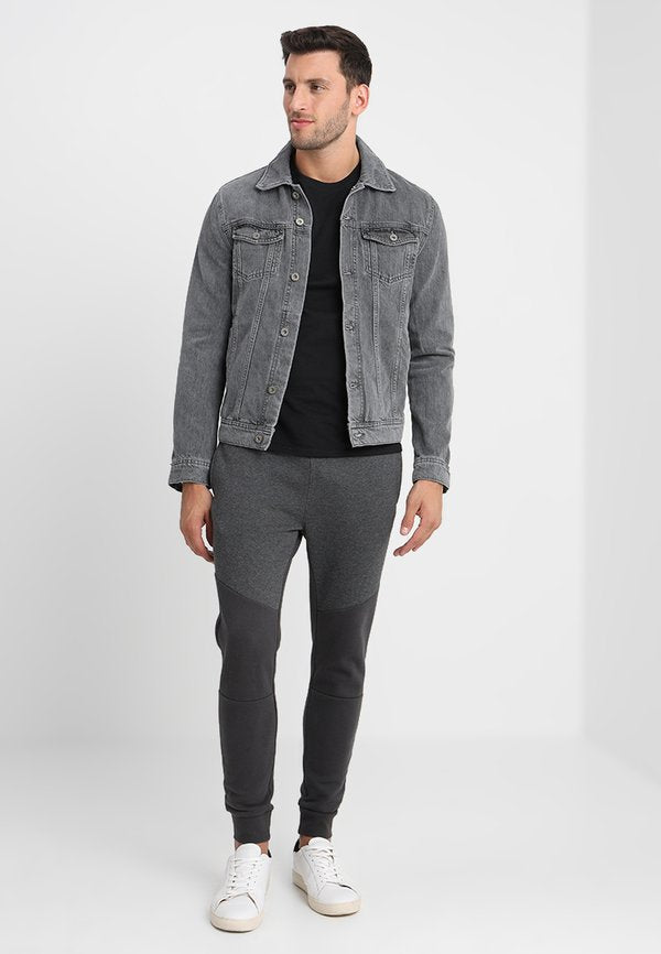 Pier One by Zalando