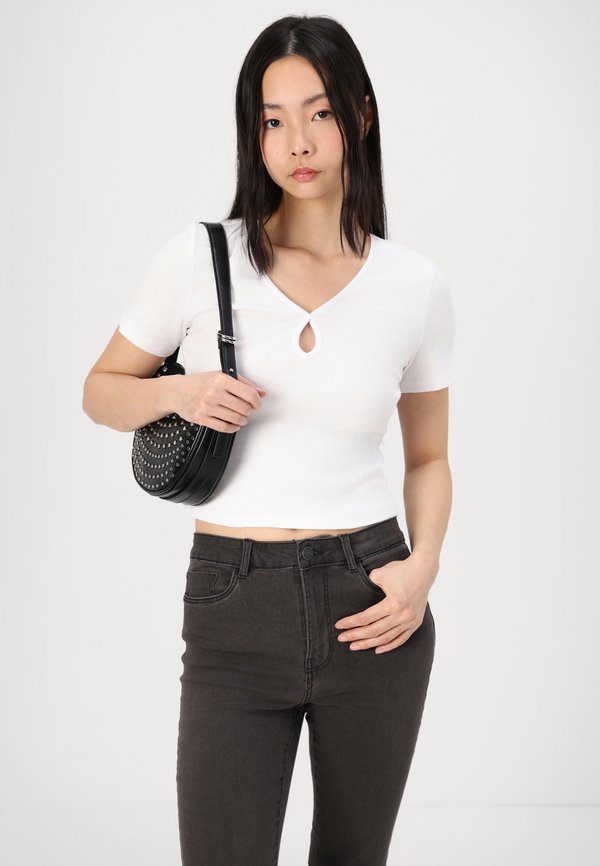Noisy May NMMAYA O NECK CUTOUT