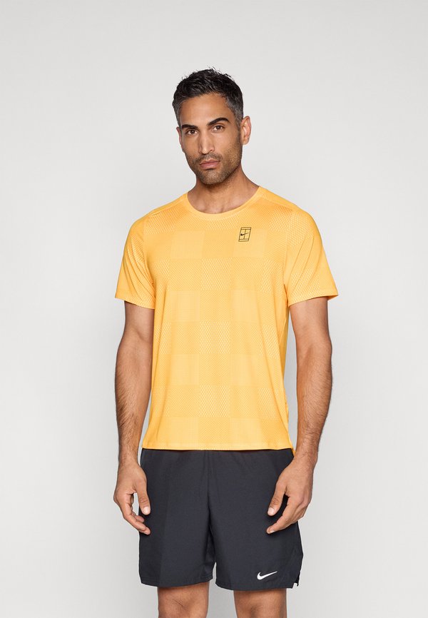 Nike Performance NIKECOURT ADVANTAGE PRINT - Sports T-shirt - laser orange/black