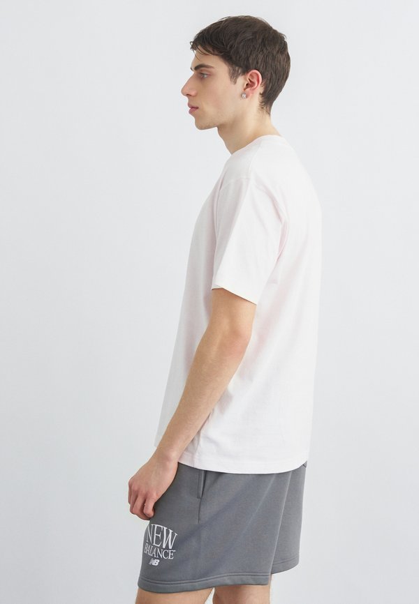 New Balance SPORT ESSENTIALS - Basic T-shirt - pink salt