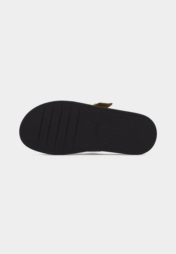Clarks ARISTELLA WEST
