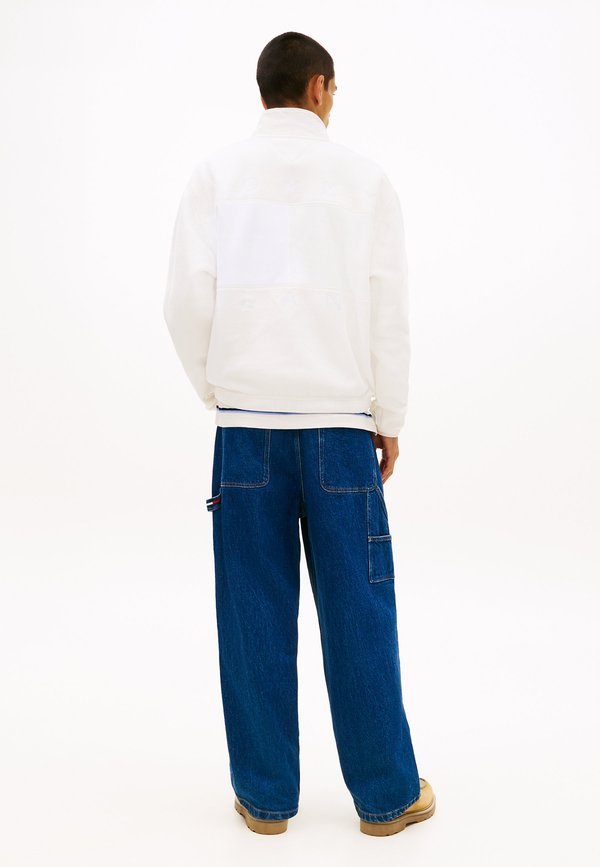 Tommy Jeans BACK LOGO RELAXED POLAR FLEECE SWEATSHIRT
