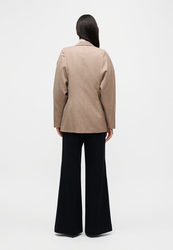 BITE Studios SCULPTED SLEEVE SUIT JACKET