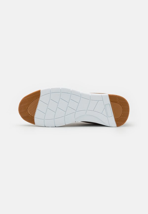 Pier One by Zalando