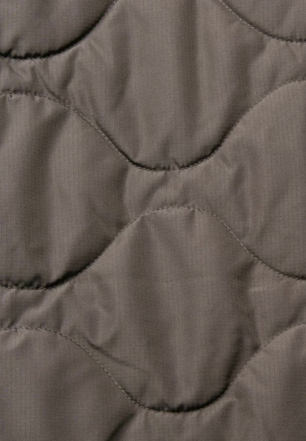 Esprit Collection MIT MUSTERSTEPPUNG