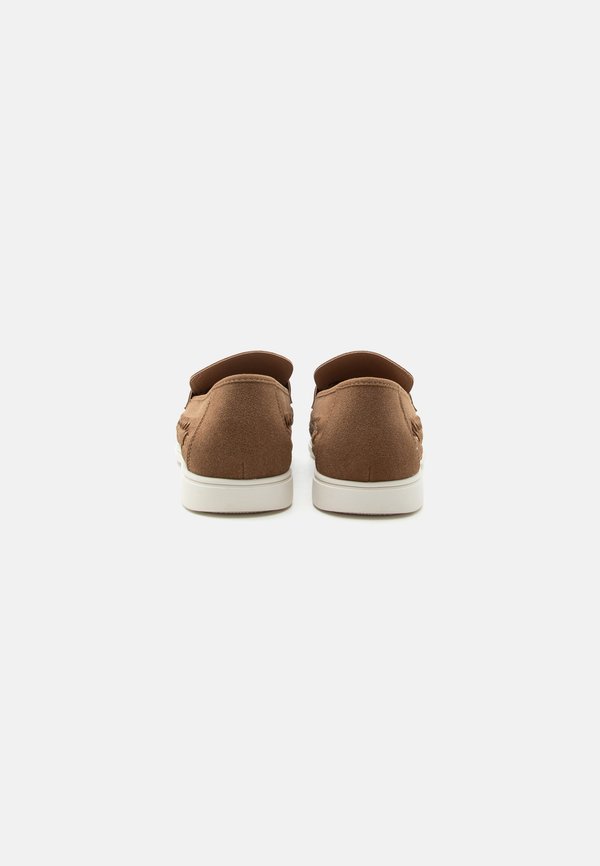 Pier One by Zalando