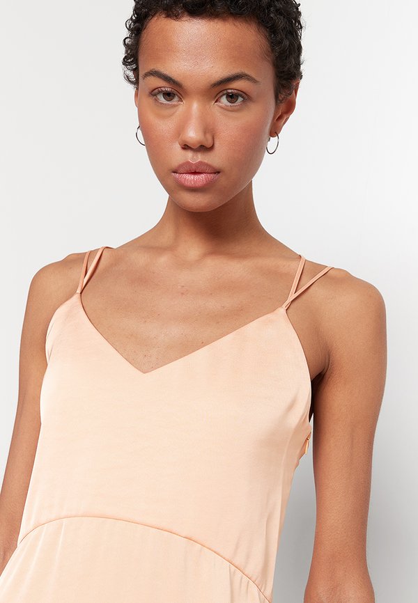 Claudie Pierlot ROYA