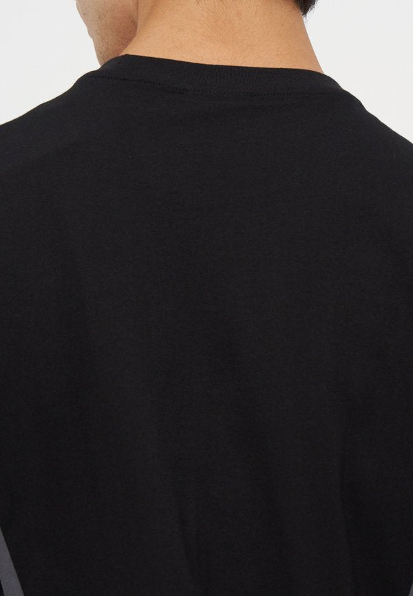 EA7 Emporio Armani